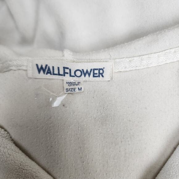 Wallflower Soft Fuzzy Cream Colored Crop Top Hoodie Women's Size M - Picture 4 of 4